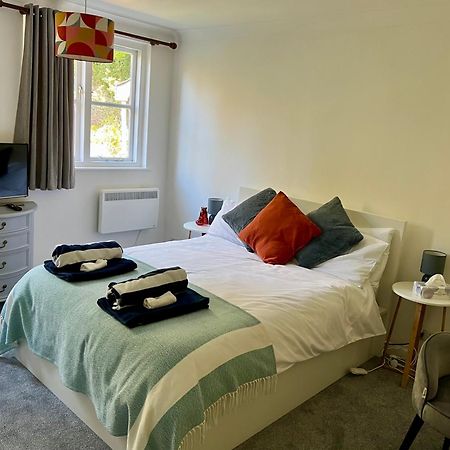 Hollyhocks Holiday Home- 2 Bedroomed Ground Floor Apartment Sleeps 5 Ivybridge Eksteriør billede
