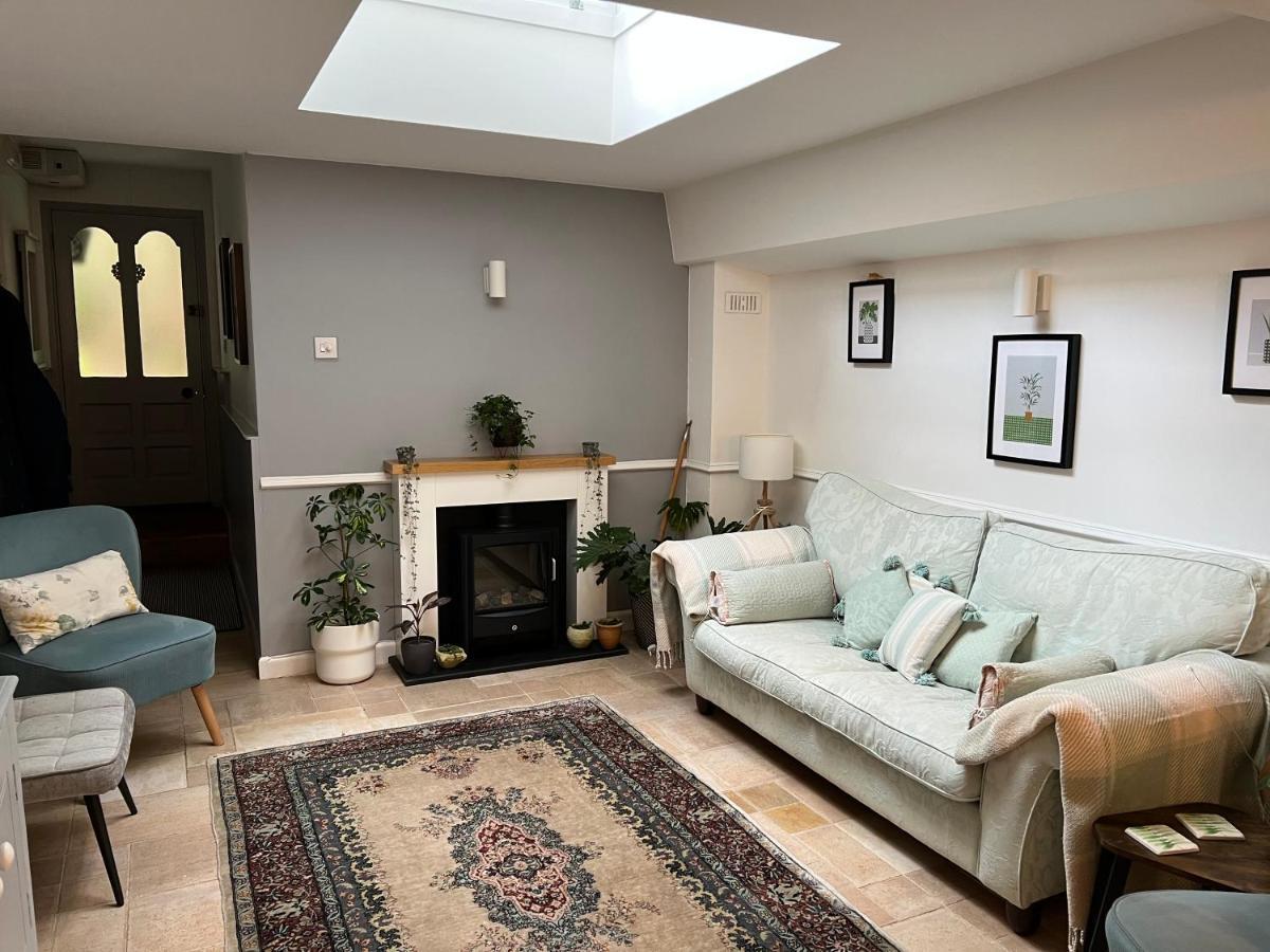 Hollyhocks Holiday Home- 2 Bedroomed Ground Floor Apartment Sleeps 5 Ivybridge Eksteriør billede